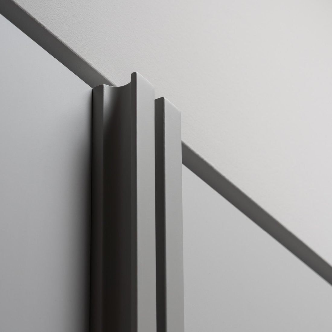 Griffdetail an Einbauschrank von Bonauer Bölling Architekten