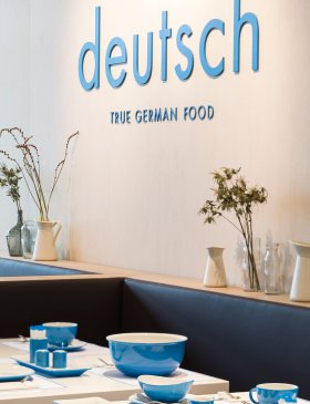 Airport Restaurant Deutsch